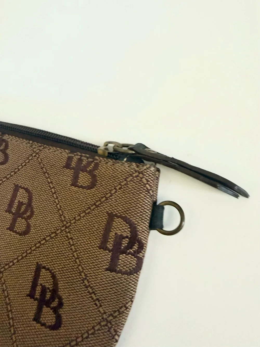 Dooney & Bourke Coin Purse Wallet Signature Logo Small Wristlet Credit Card 90s